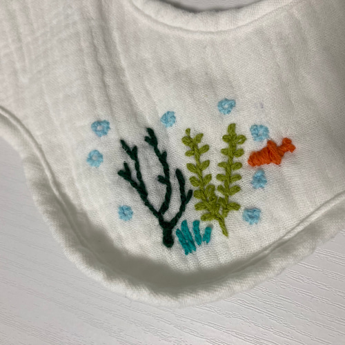 名入り 手刺繍 スタイ ［魚］ スタイ・よだれかけ AriAri20 通販