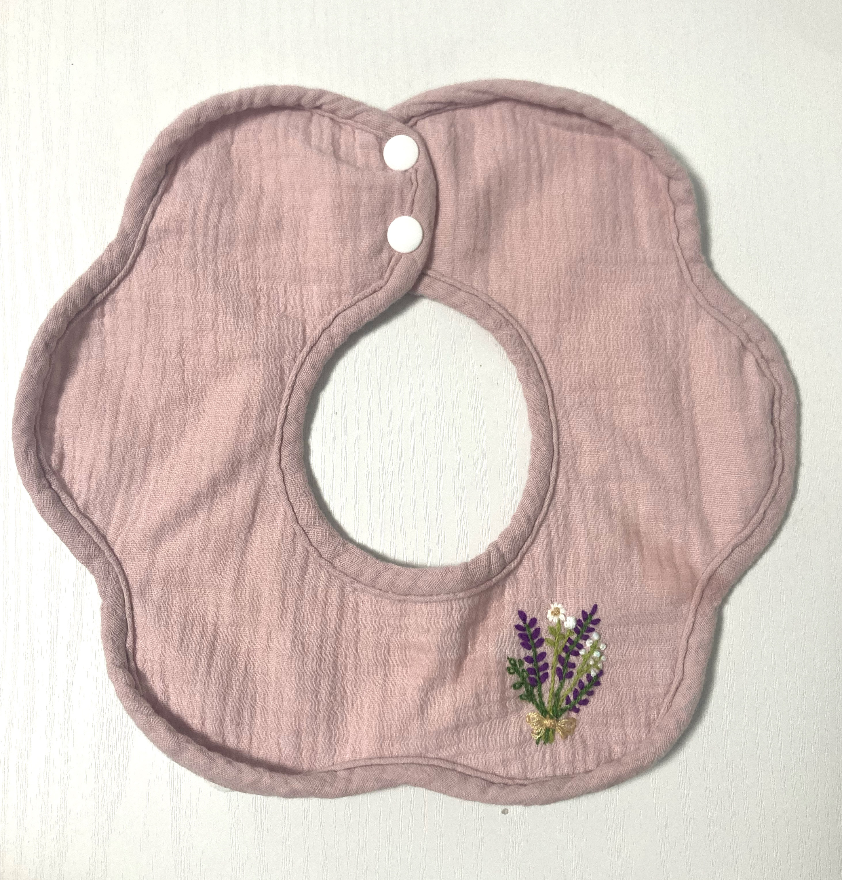 刺繍スタイ　ハンドメイド 刺繍スタイ　ハンドメイド