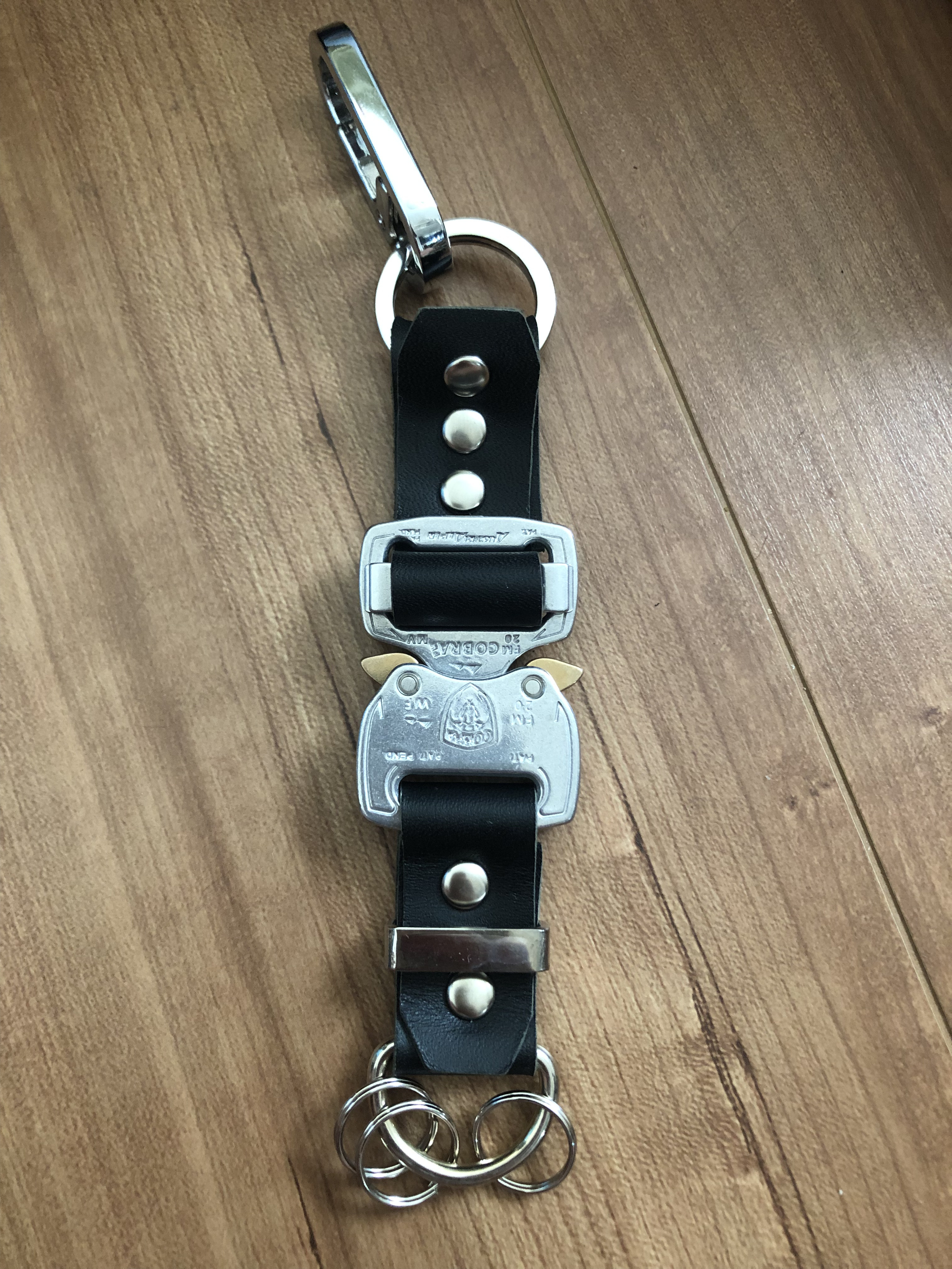 オーストリアルピンコブラバックル20mm使用キーリング