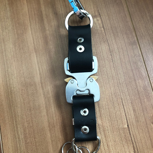数量は多 オーストリアルピンコブラバックル20mm使用キーリング 小物
