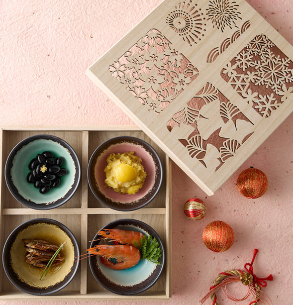 SN-3053A 四季彩 小鉢4P 木箱入 【日本製 美濃焼】（磁器 正月 迎春