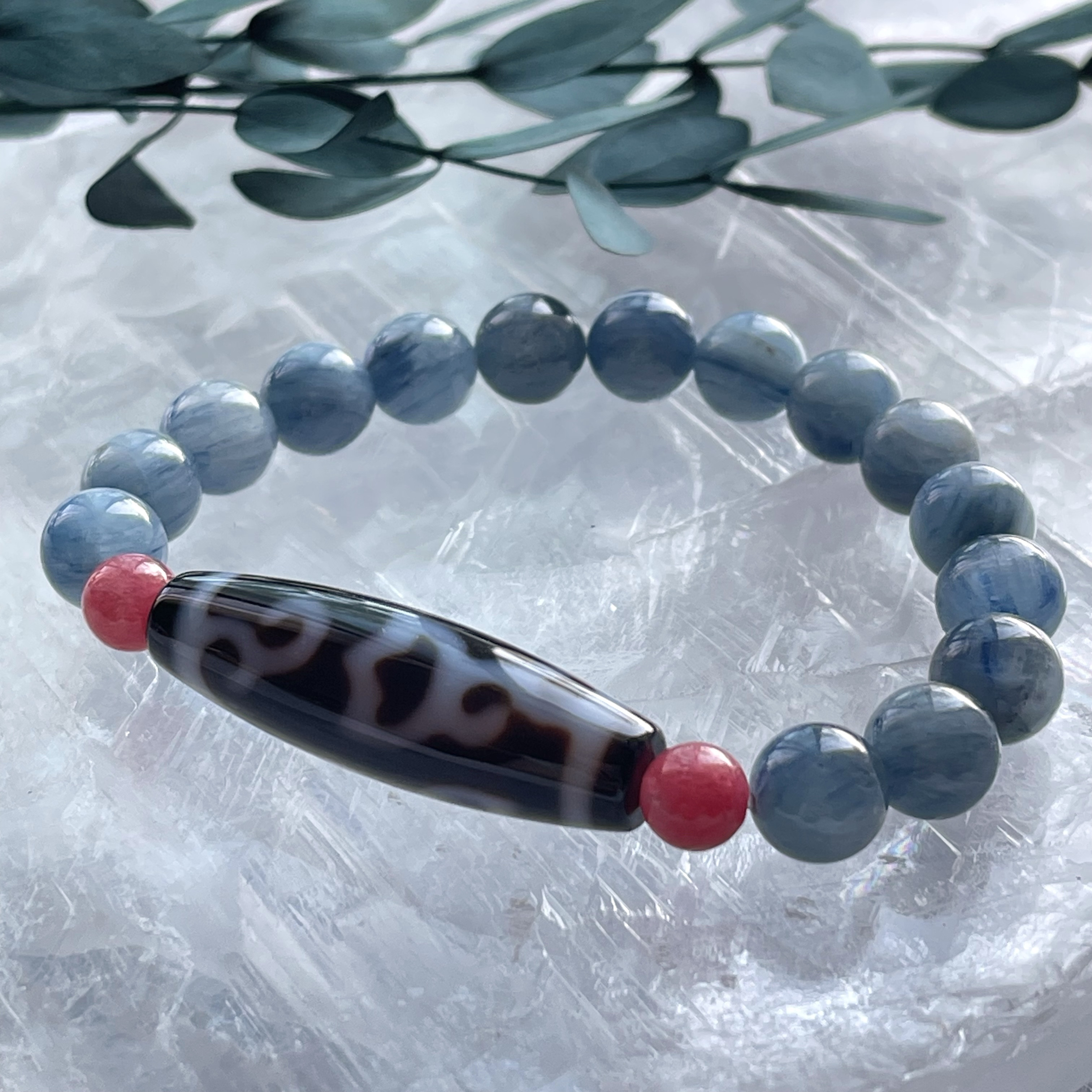 水蓮花天珠&ウォーターカラーカイヤナイトブレス〜カナディアンロードナイトと共に