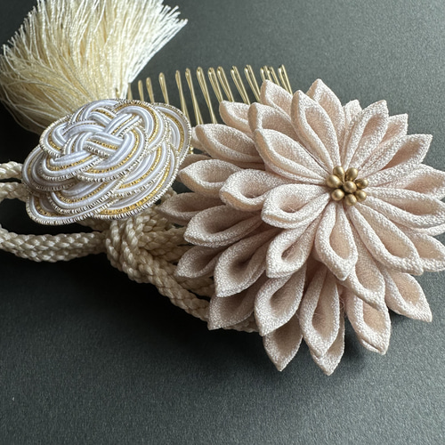 ✳︎アイボリーダリア×タッセル×水引✳︎ コーム MAMO 通販 18008553