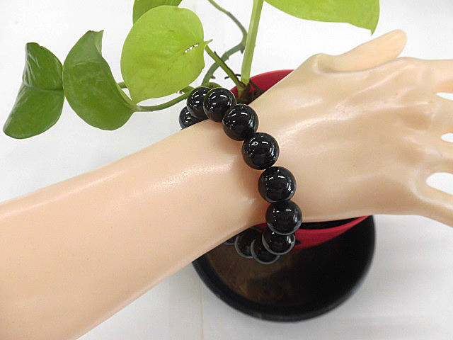 天然石 スギライト13.1mm～13.6mm玉ブレスレット 内周：約18.0cm　　240101681 19,170円