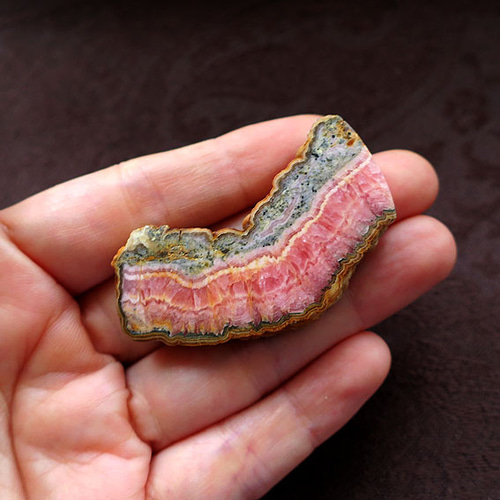 インカローズ ロードクロサイト スタラクタイト 原石 置石 標本 天然石 q11 ロードクロサイト インカローズ スラブ 52mm｜原石・鉱物