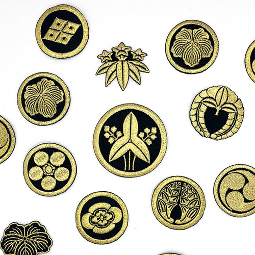 480円～☆黒の星柄【シールタイプ】お名前刺しゅうワッペン