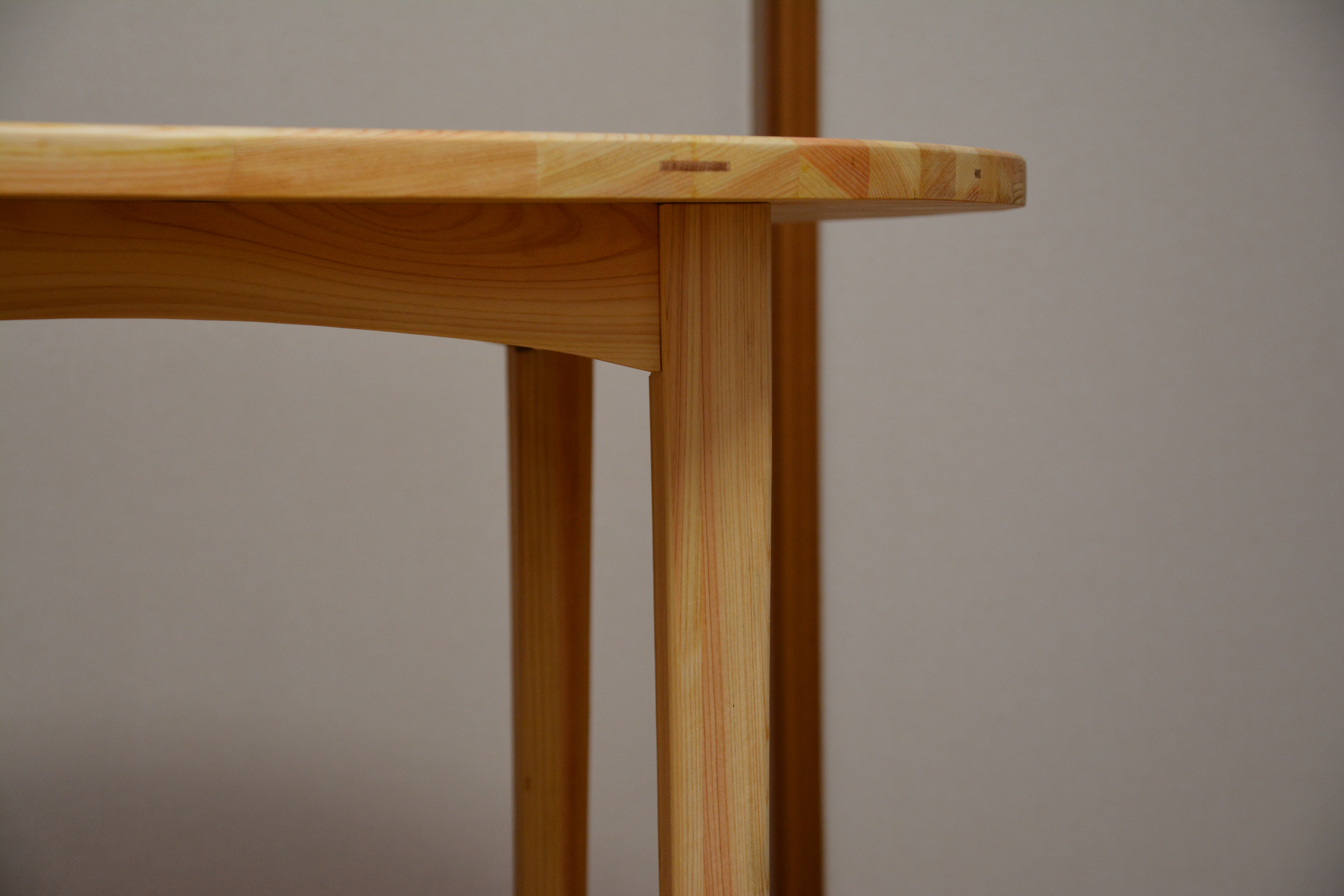 ダイニングテーブル　丸100cm  高さ72cm  サークル　無垢のヒノキ