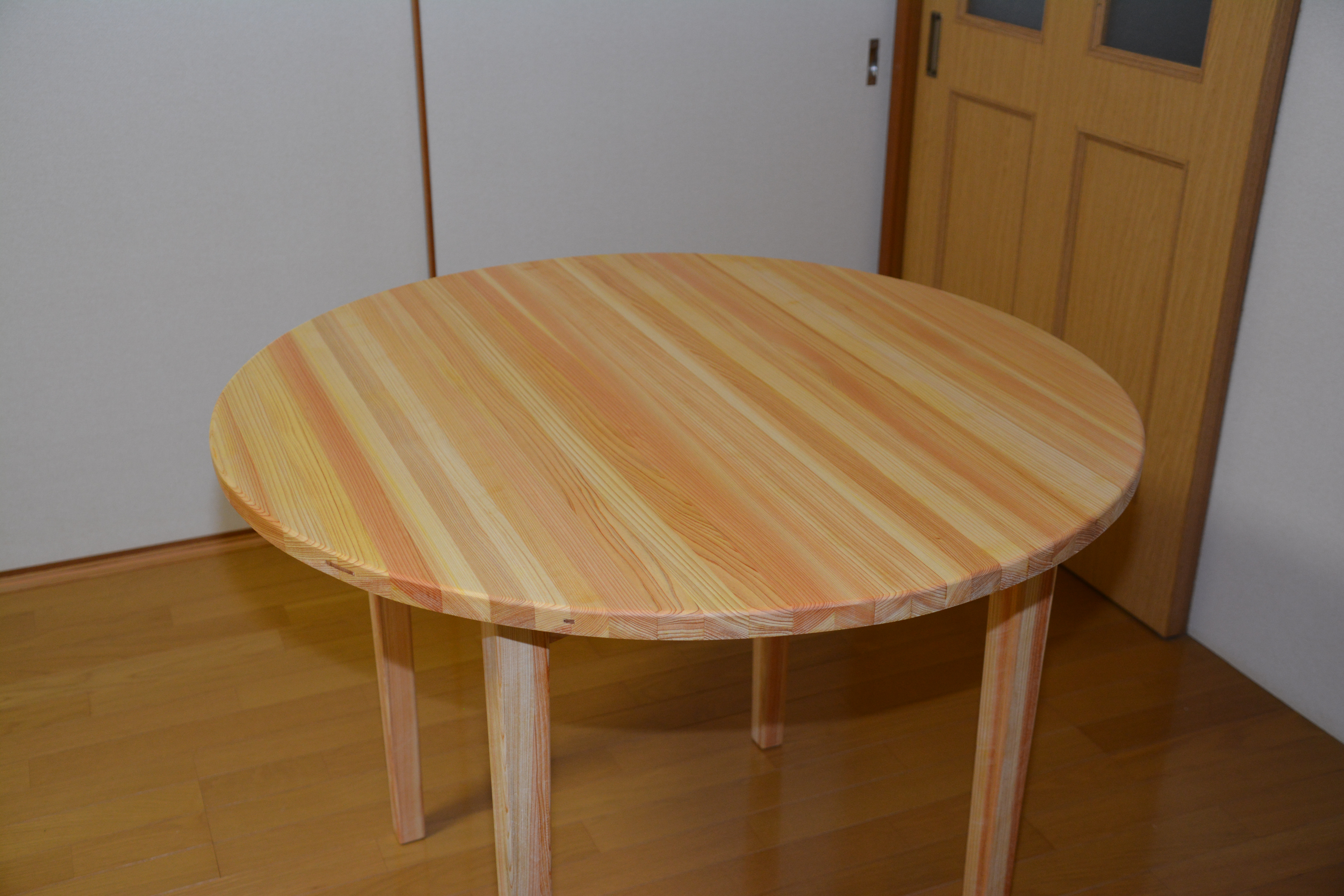 ダイニングテーブル　丸100cm  高さ72cm  サークル　無垢のヒノキ