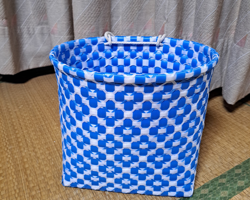 PPバンドかご(模様編み はけご 大)収穫かご、プラカゴ 模様b-青-白