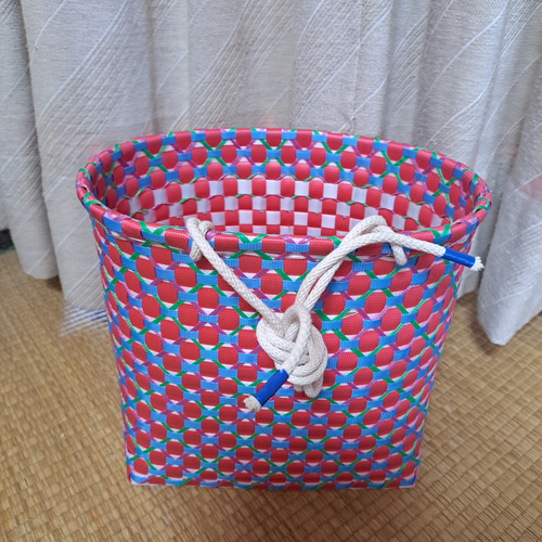 PPバンドかご(模様編み はけご 大)収穫かご、プラカゴ 模様f-赤-白-青