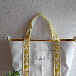 はっちゃん　インド刺繍ホワイト　トートバッグ　ハンドメイド はっちゃん様専用 インド刺繍ホワイト トートバッグ