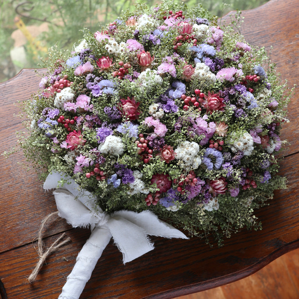 48cm) マメグンバイナズナとピンクペッパーベリーのまあるいお花畑  