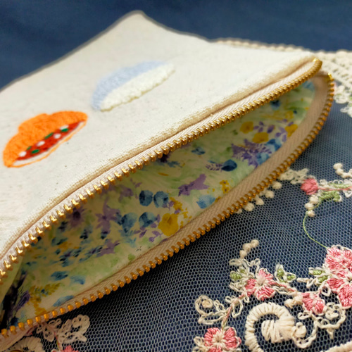 受注製作】ご飯とお味噌汁の刺繍ポーチ ポーチ 刺繍枠が使えない刺繍
