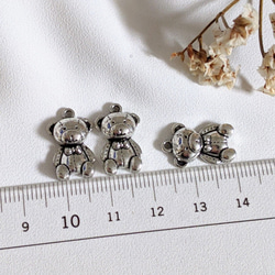 テディベア チャーム 8個 くま アンティーク メタル パーツ 6枚目の画像