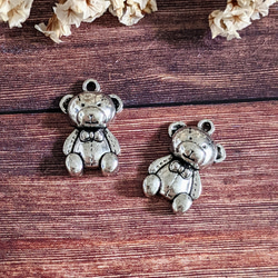 テディベア チャーム 8個 くま アンティーク メタル パーツ 4枚目の画像