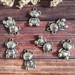 テディベア チャーム 8個 くま アンティーク メタル パーツ 2枚目の画像