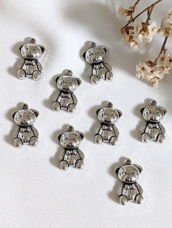 テディベア チャーム 8個 くま アンティーク メタル パーツ 3枚目の画像