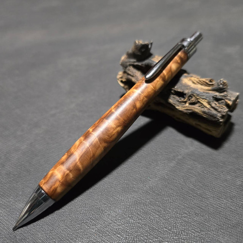 越前杉瘤杢蝋仕上げペンダント：c ハンドメイド