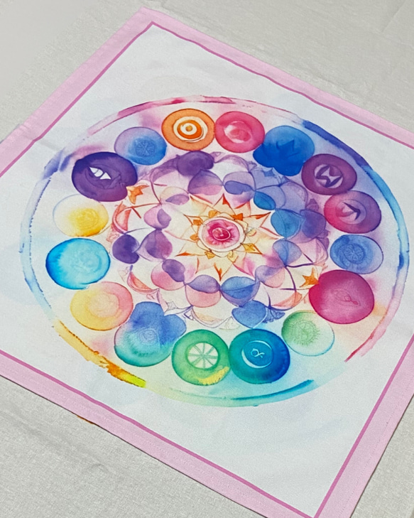Mサイズ（46㎝×46㎝）マンダラクロス … 柔らかい色合いに癒されます(*˘︶˘*).｡.:タロットクロスにも 1枚目の画像