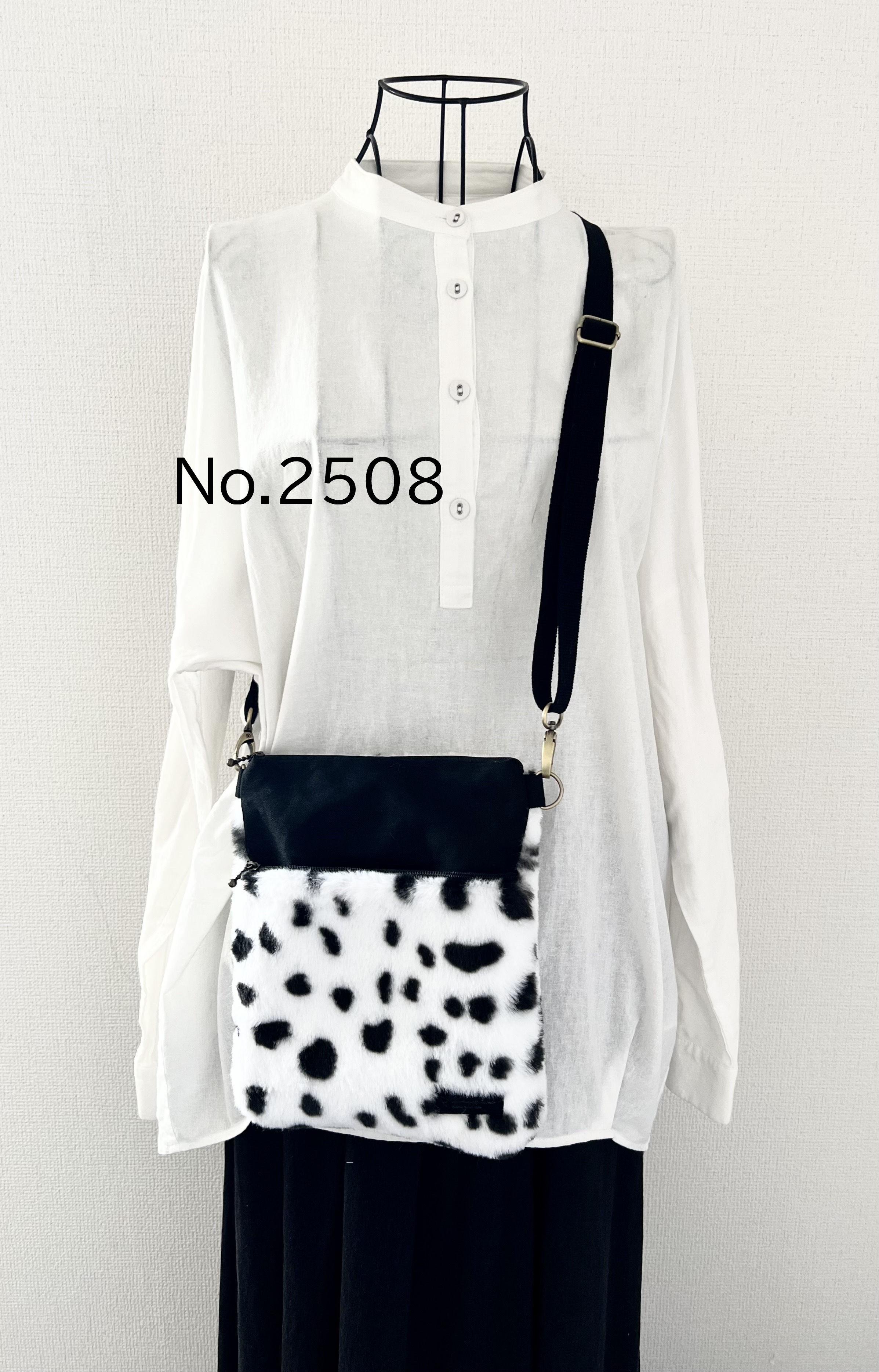 ダルメシアン柄 サコッシュ ボア ファー ショルダーバック