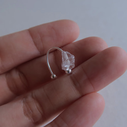 925純銀 馬蹄形 原礦白水晶 鎖珠 轉珠 耳環 免費送禮包裝 第3張的照片