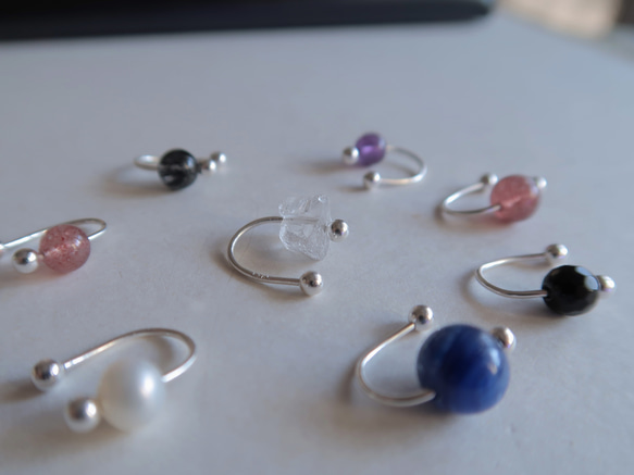 925純銀 馬蹄形 原礦白水晶 鎖珠 轉珠 耳環 免費送禮包裝 第4張的照片