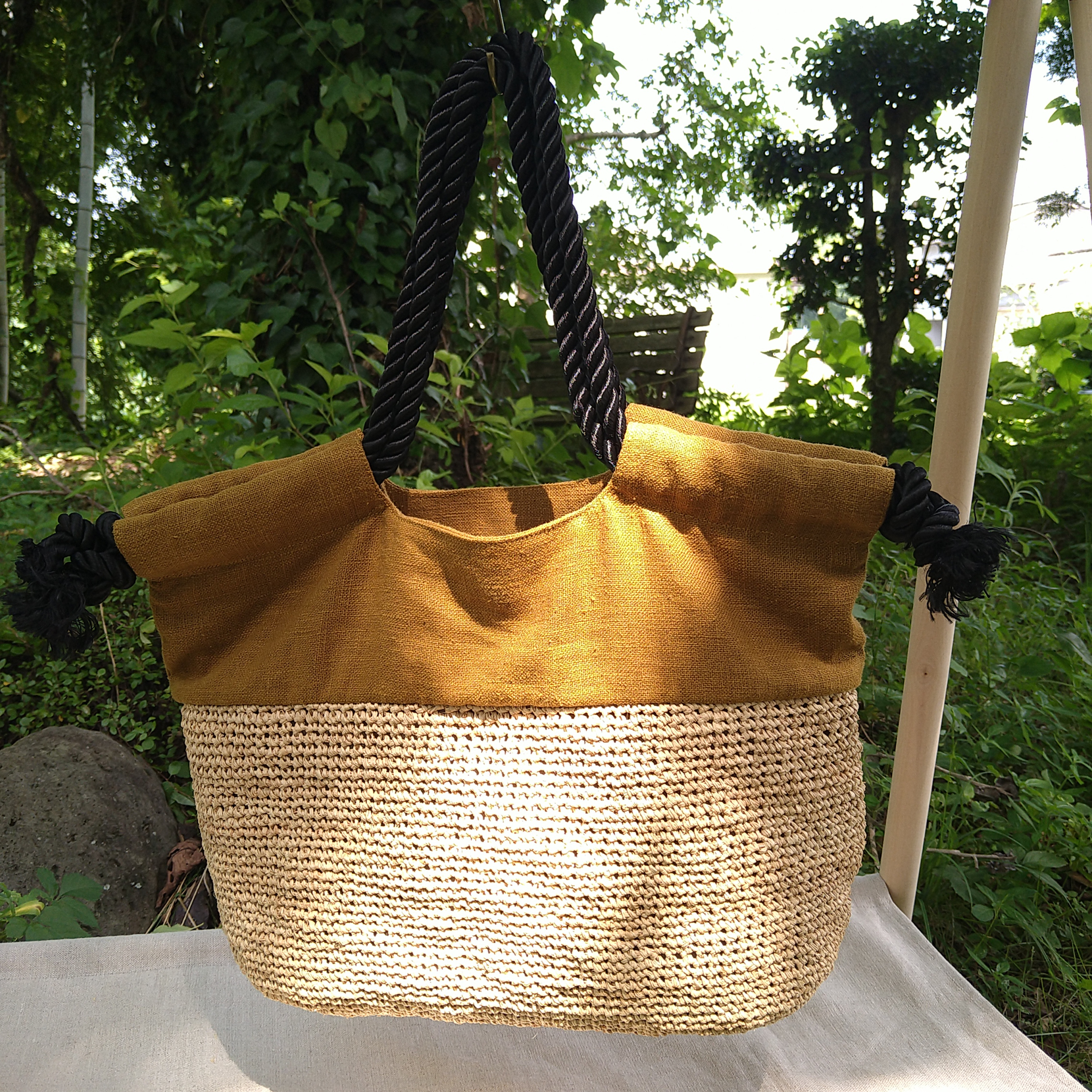 マダガスカル産ラフィアとリネンのロープトート（　L  rope tote　）