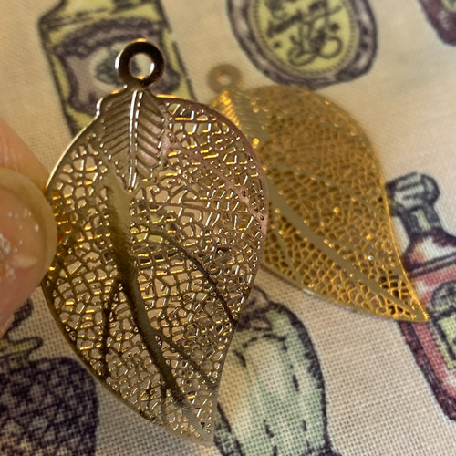 葉っぱ リーフ 金 ゴールド 金属工芸品 水晶 クリスタル 雑貨