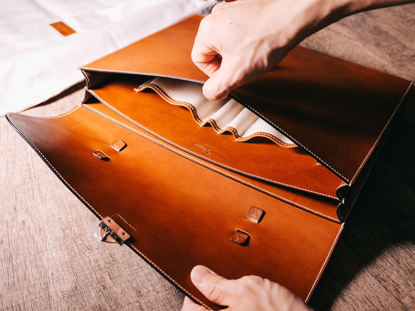 【カスタマイズブッテーロ】手縫いクラシックブリーフケース 