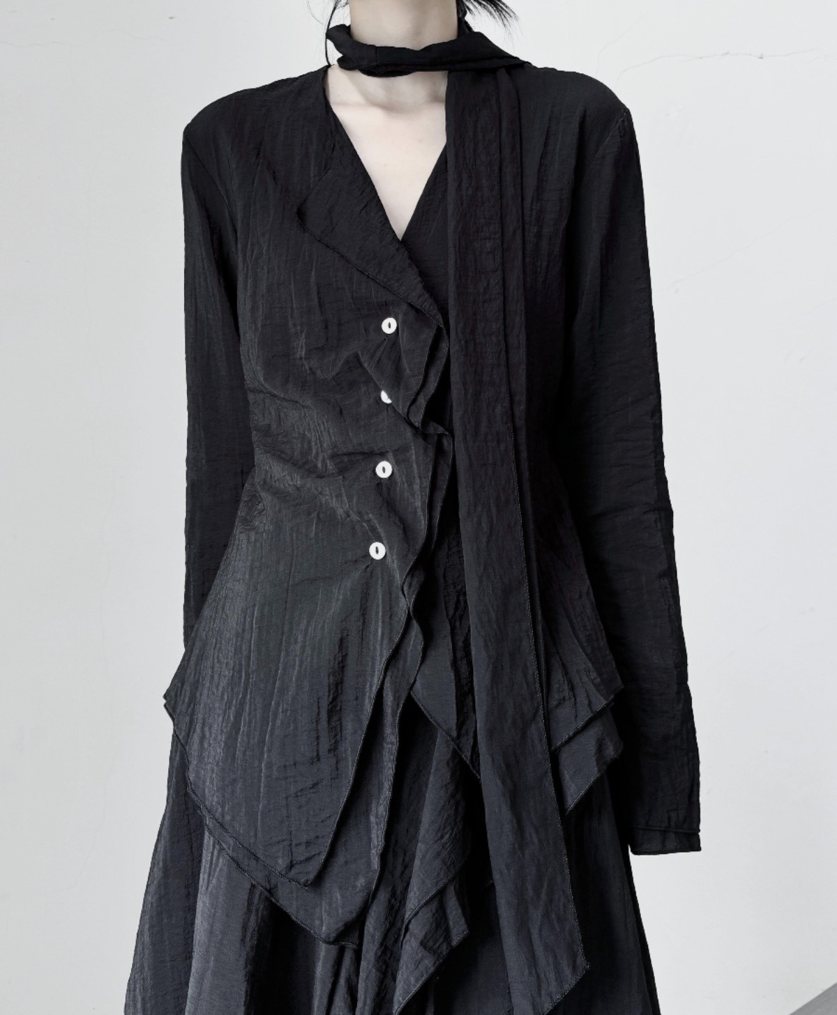 生地使いがお洒落な2枚仕立てのアシンメトリー♪襟無し天然素材シャツ ブラック