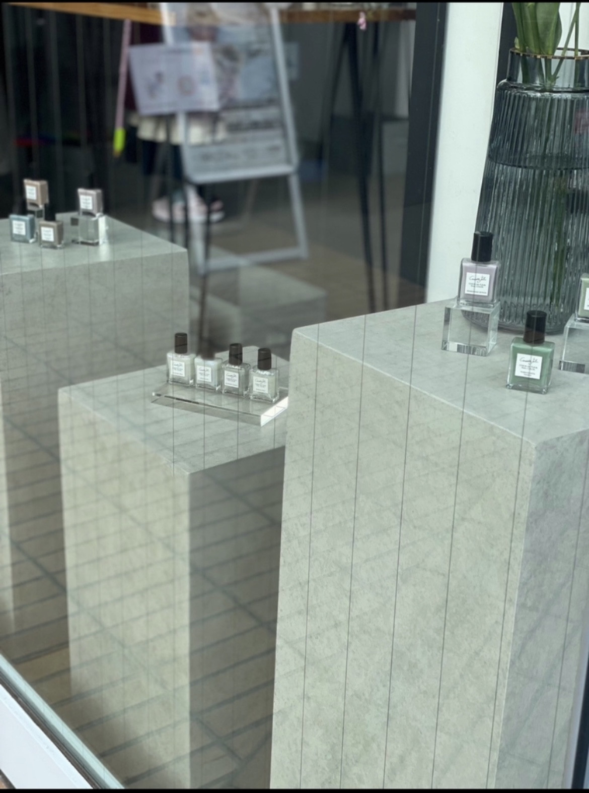 ディスプレイラック　iPadラック　花瓶たて