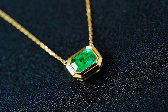 K18 天然エメラルド　ダイヤモンド　春　並び無い　ネックレス K18 天然エメラルド ダイヤモンド 春 並び無い ネックレス シンプル