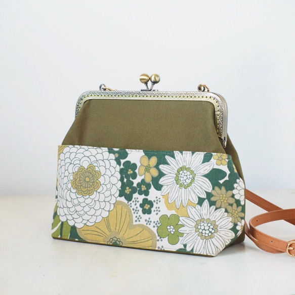 カーキのレトロな花柄がま口ショルダーバッグ がま口バッグ がまぐち