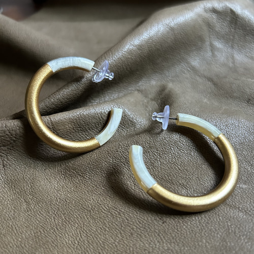 ゴールドフープ 水牛ピアス バッファローホーンアクセサリー