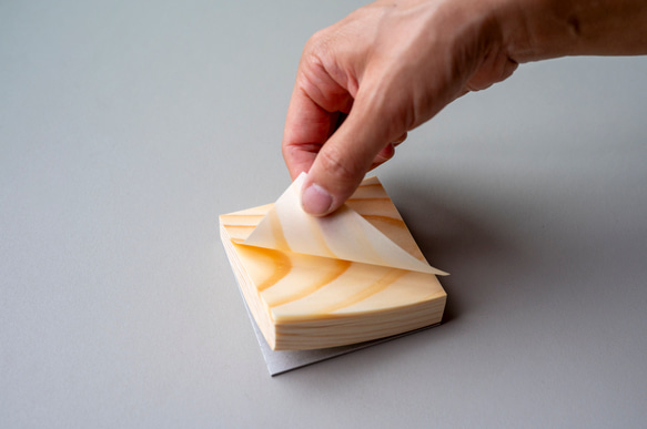 【日本／信州アカマツ】木のブロックメモ 1枚目の画像