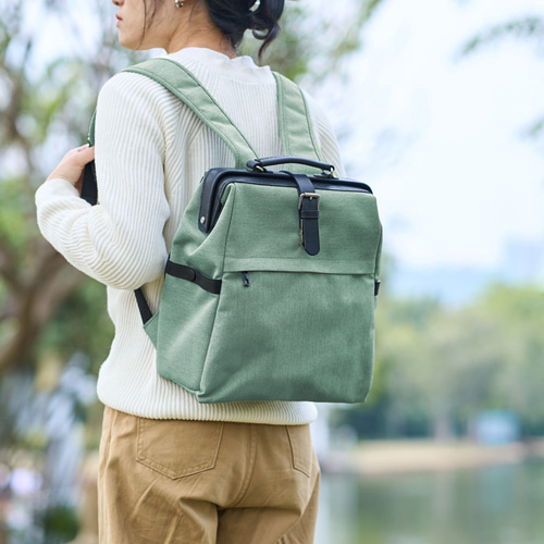 限定価格セール！ 新商品キャンペーン中！口枠 本革手作りのクラシックリュック バッグ