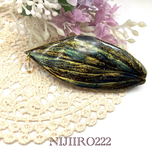 SALE 9/30まで バレッタ7㎝タイプ 満月の葉雫 ＊送料無料＊ ヘア 