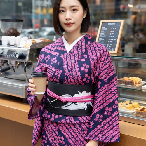 浴衣 絞り 絞り浴衣 青紫色ｘピンク色 ぼかし染め アジサイ模様 仕立て上がり 夏物 女性用ゆかた 綿100% レディース 夏祭り 花火大会 団扇 身丈158cm 【キモノオフ野々市若松店】 お仕立て上がり絞り浴衣単品 花しぼり「紫式部 紅藤色」有松絞り 女性