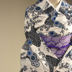 木綿浴衣　変わり織薄いアイボリー地　内側から滲む版画のような草花模様が大人の色香　お袖長めトールサイズ　裄69ｃｍ　木綿 8枚目の画像