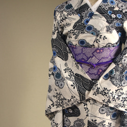 木綿浴衣　変わり織薄いアイボリー地　内側から滲む版画のような草花模様が大人の色香　お袖長めトールサイズ　裄69ｃｍ　木綿 4枚目の画像