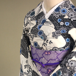 木綿浴衣　変わり織薄いアイボリー地　内側から滲む版画のような草花模様が大人の色香　お袖長めトールサイズ　裄69ｃｍ　木綿 14枚目の画像