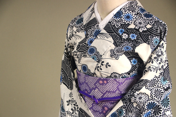 木綿浴衣　変わり織薄いアイボリー地　内側から滲む版画のような草花模様が大人の色香　お袖長めトールサイズ　裄69ｃｍ　木綿 14枚目の画像