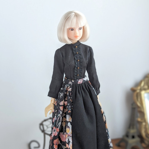 1133【momokoDOLLブラウス】黒のフリルブラウス※1/6ドール服 その他