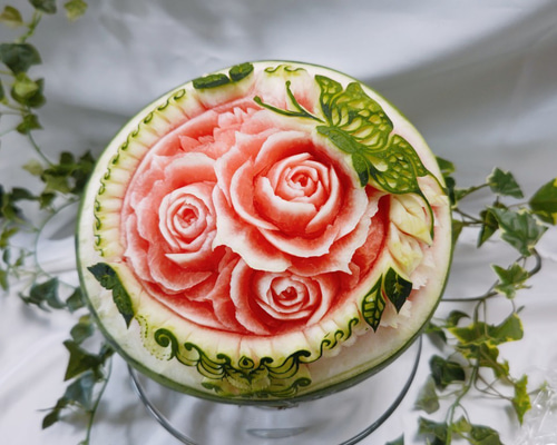 スイカ フルーツカービング 薔薇 プレゼント ギフト 彫刻作品 スイカ 薔薇プレゼント カービング作品 母の日 その他オーダー