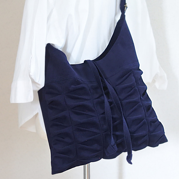 ［売約済］ひらひらショルダーバッグコーデュロイネイビー＆ボルドー 9枚目の画像