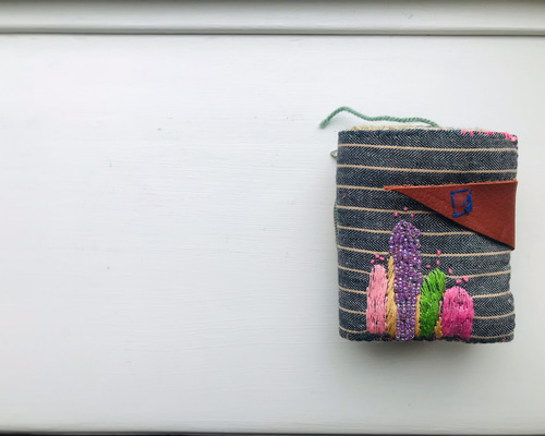 財布 布財布 ハンドメイド 手縫い 刺繍 パッチワーク 二つ折り