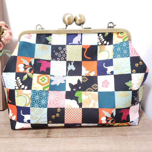 大玉ひねりが可愛い 3way がま口バッグ 黒猫 猫 市松模様 和柄 ネコ