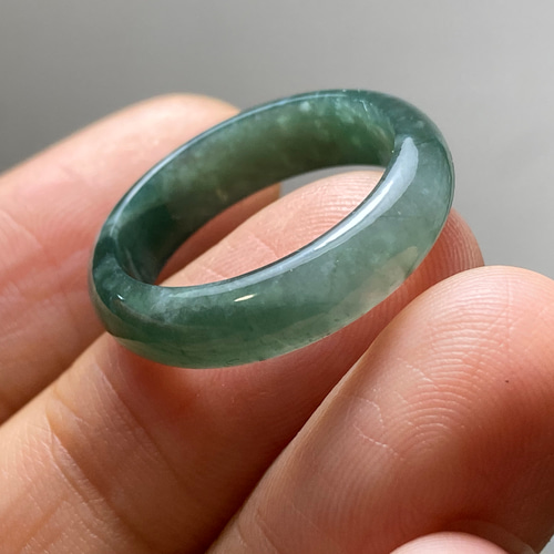 L7-27 青緑色 15.5号 天然グアテマラ産 A貨 本翡翠 くりぬき リング