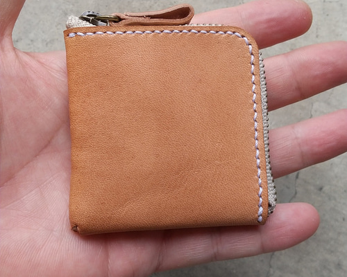【ハンドメイド】飴色に育つヌメ革の小銭入れ付きマネークリップ ハンドメイド】エイジングで飴色に育つ上質なヌメ革の小銭入れ