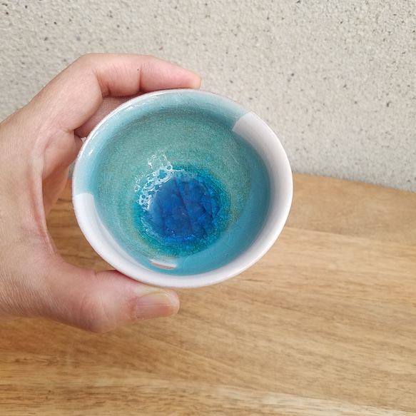 明治青ガラス 斜め捻じ紋 盃 猪口 明治青ガラス 斜め捻じ紋 盃 猪口 明治青ガラス 斜め捻じ紋 盃 猪口